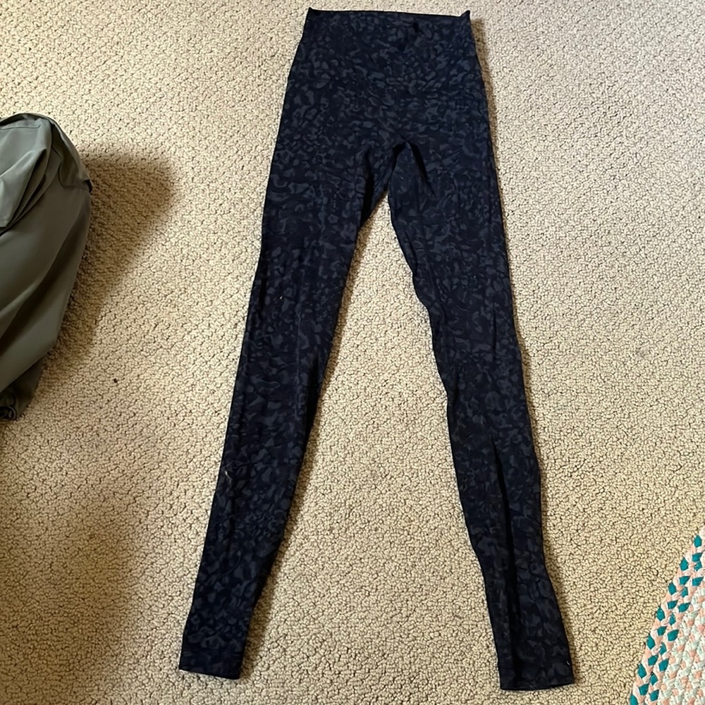 Lululemon align leggings black camo (?) size 0 28